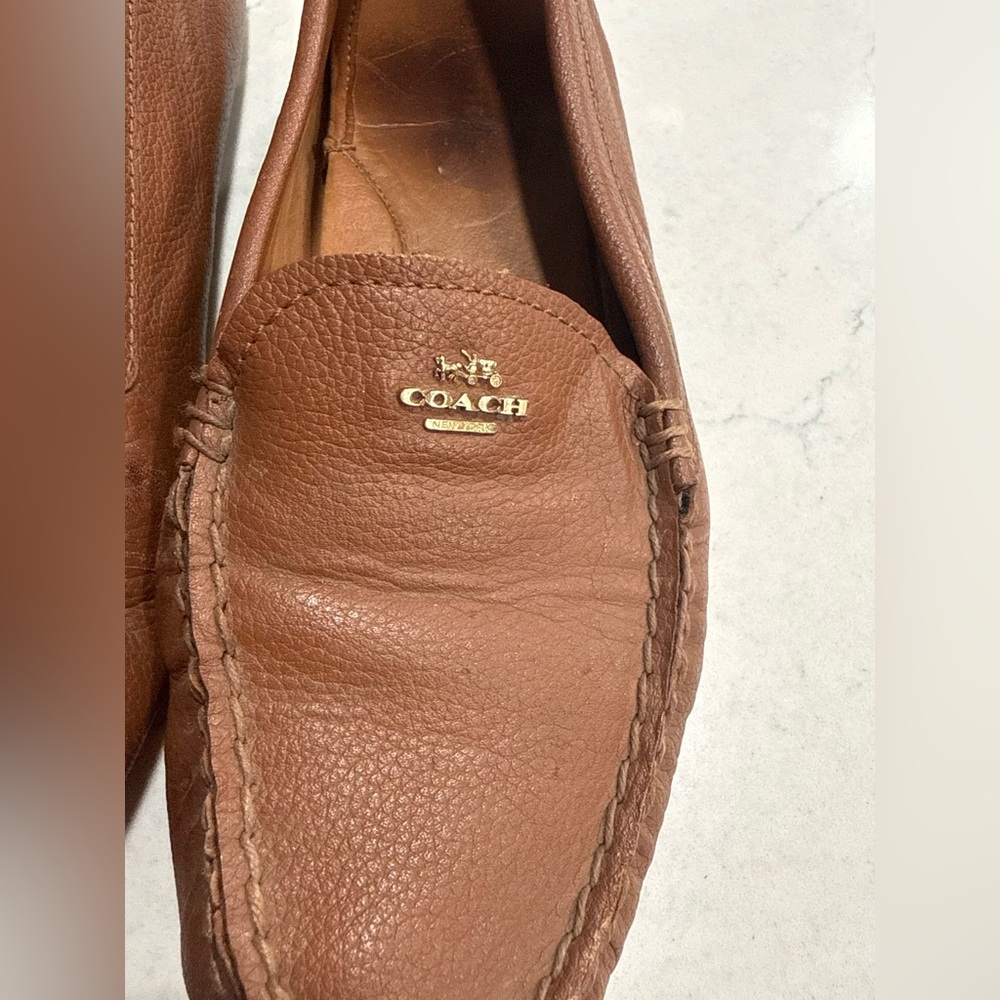 Coach Leather Loafer Flats Gold Logo Women's Size 10B Preppy - Picture 3 of 16